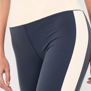 Old Navy Women's Navy and Cream Extra High Waisted Leggings